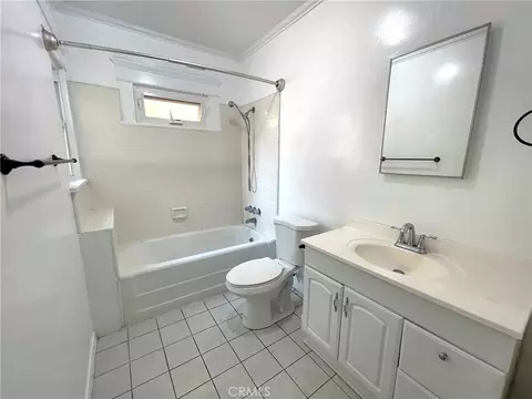 Bath - 449 Redondo Ave, Long Beach, CA 90814 photo 1 of 3