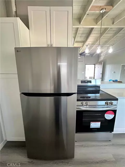 Kitchen - 449 Redondo Ave, Long Beach, CA 90814 photo 11 of 12
