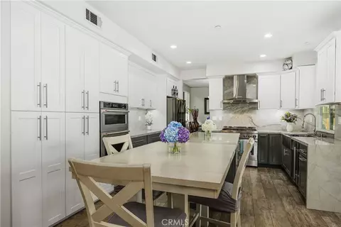 Kitchen - 11349 Parkfield, Riverside, CA 92505 photo 4 of 5