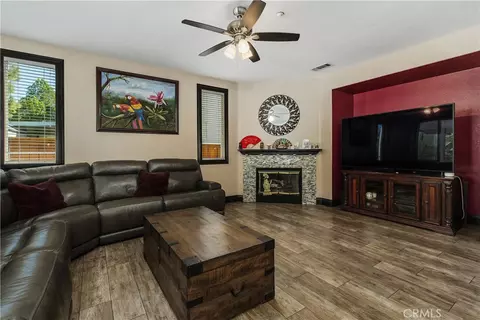Living - 11349 Parkfield, Riverside, CA 92505 photo 3 of 3