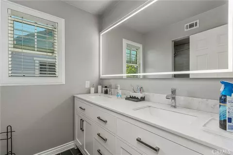 Bath - 11349 Parkfield, Riverside, CA 92505 photo 2 of 3
