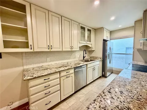 Kitchen - 1139 E Ocean Blvd #108, Long Beach, CA 90802 photo 3 of 3