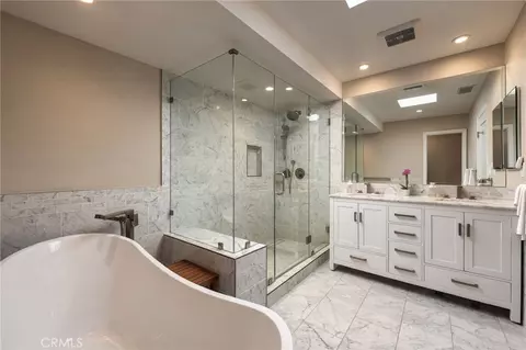 Bath - 2000 Tevis, Long Beach, CA 90815 photo 6 of 6