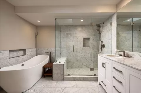Bath - 2000 Tevis, Long Beach, CA 90815 photo 4 of 6