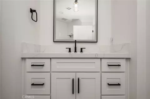 Bath - 402 Rockefeller #315, Irvine, CA 92612 photo 2 of 6