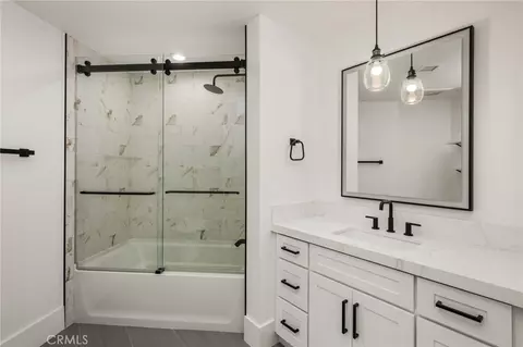 Bath - 402 Rockefeller #315, Irvine, CA 92612 photo 1 of 6