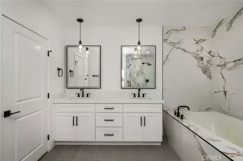 Bath - 402 Rockefeller #315, Irvine, CA 92612 photo 4 of 6