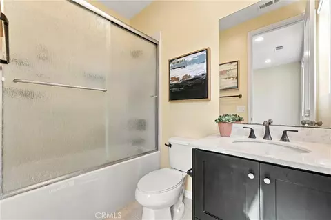Bath - 104 Sparrow, Irvine, CA 92618 photo 5 of 6