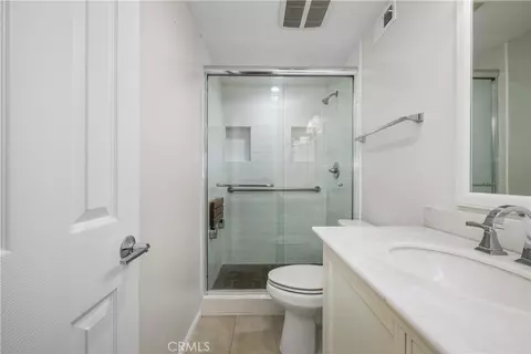 Bath - 9658 Bloomfield Ave, Cypress, CA 90630 photo 6 of 8