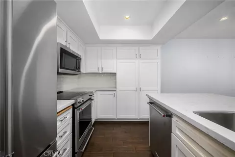 Kitchen - 9658 Bloomfield Ave, Cypress, CA 90630 photo 6 of 6