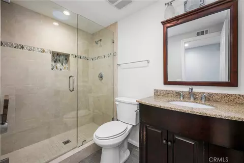 Bath - 9658 Bloomfield Ave, Cypress, CA 90630 photo 1 of 8