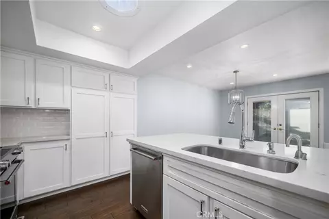 Kitchen - 9658 Bloomfield Ave, Cypress, CA 90630 photo 2 of 6