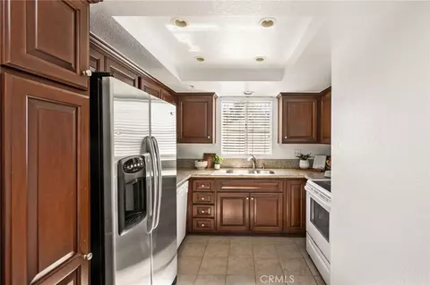 Kitchen - 8707 E Indian Hls #E, Orange, CA 92869 photo 1 of 3