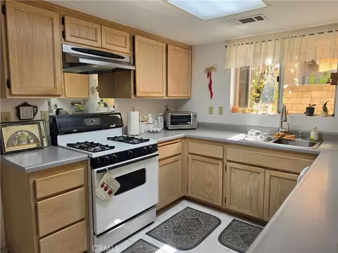 Kitchen - 4514 Apricot #A, Simi Valley, CA 93063 photo 2 of 4