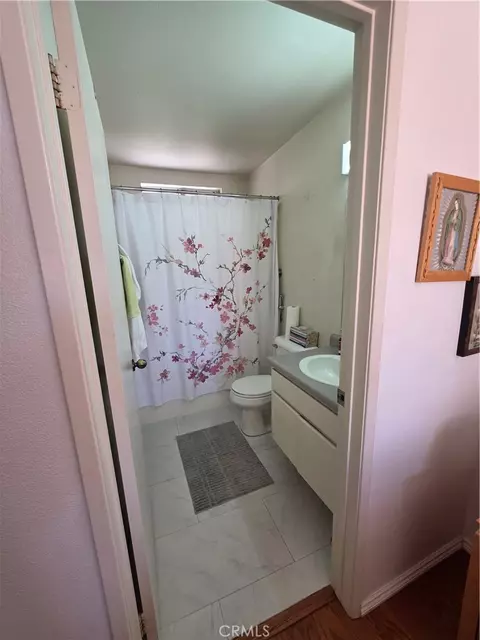 Bath - 4514 Apricot #A, Simi Valley, CA 93063 photo 2 of 3