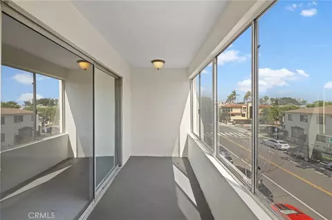 Exterior - 1187 E 3rd #202, Long Beach, CA 90802 photo 2 of 6