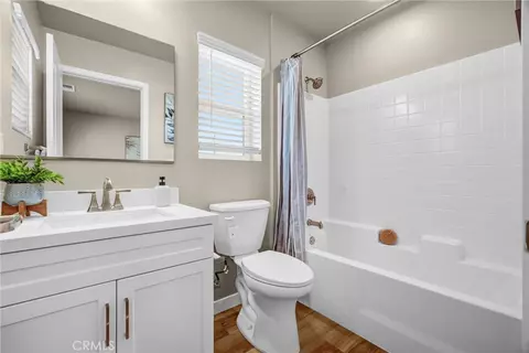Entry Way - 200 E 14th St #8, Long Beach, CA 90813 photo 2 of 2