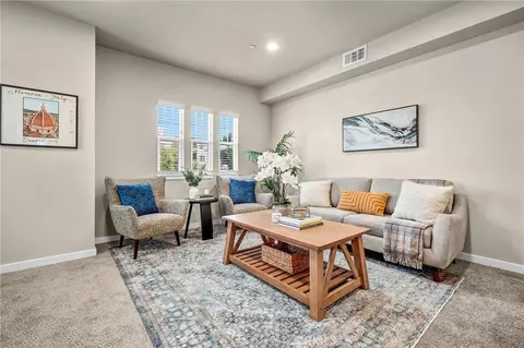 Living - 200 E 14th St #8, Long Beach, CA 90813 photo 1 of 1