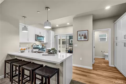 Kitchen - 200 E 14th St #8, Long Beach, CA 90813 photo 2 of 2