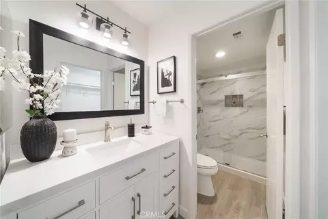 Bath - 72 Corniche #B, Dana Point, CA 92629 photo 1 of 3
