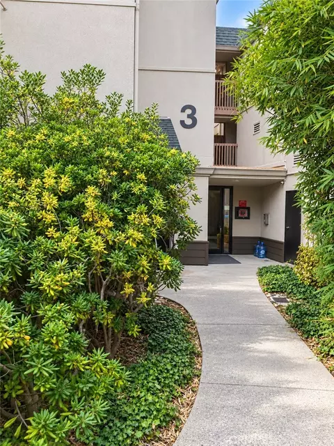 3338 Shelter Crk, San Bruno, CA 94066