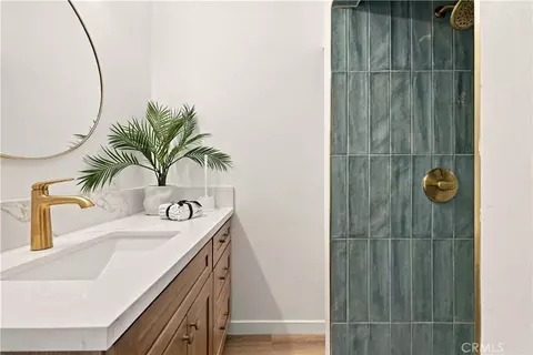Bath - 3161 Tevis, Long Beach, CA 90808 photo 6 of 7