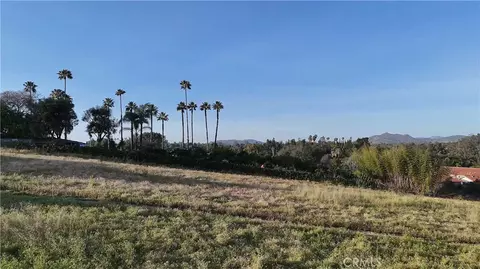1940 Grey Rabbit Hollow Ln, Fallbrook, CA 92028 photo 2