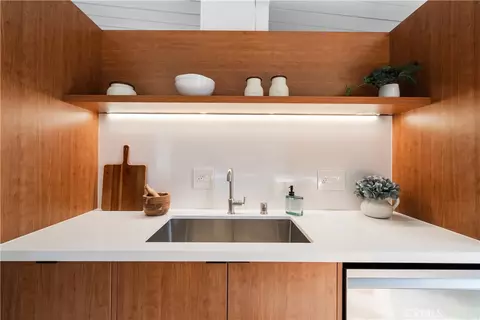 Kitchen - 842 E Glendale, Orange, CA 92865 photo 4 of 7