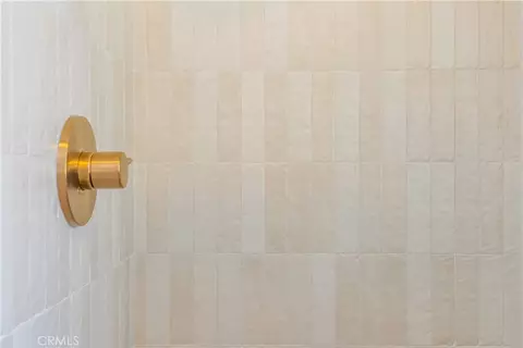 Bath - 842 E Glendale, Orange, CA 92865 photo 6 of 9