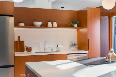 Kitchen - 842 E Glendale, Orange, CA 92865 photo 6 of 7