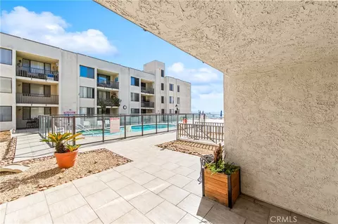 Exterior - 1140 E Ocean Blvd #124, Long Beach, CA 90802 photo 2 of 4