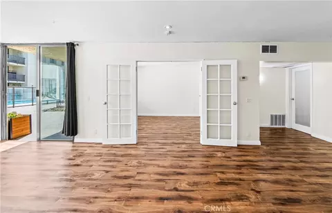Living - 1140 E Ocean Blvd #124, Long Beach, CA 90802 photo 1 of 6