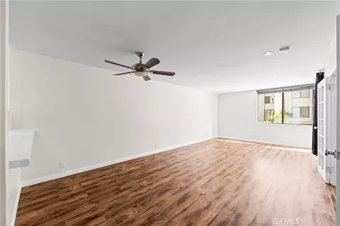 Living - 1140 E Ocean Blvd #124, Long Beach, CA 90802 photo 3 of 6