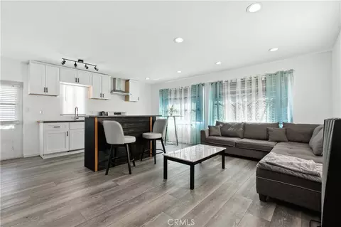 1900 W Artesia Blvd #4, Torrance, CA 90504