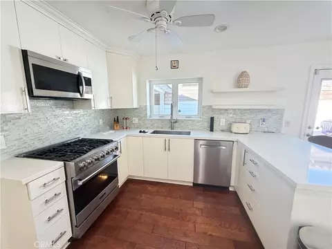 Kitchen - 5675 E 6th St, Long Beach, CA 90814 photo 3 of 3