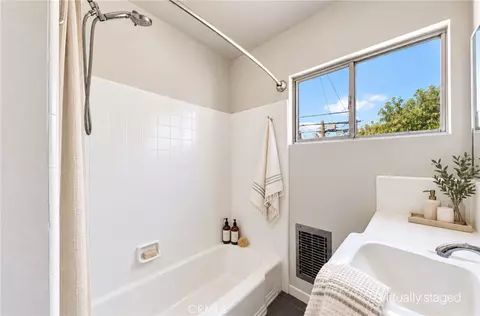Bath - 1809 E Appleton, Long Beach, CA 90802 photo 2 of 2