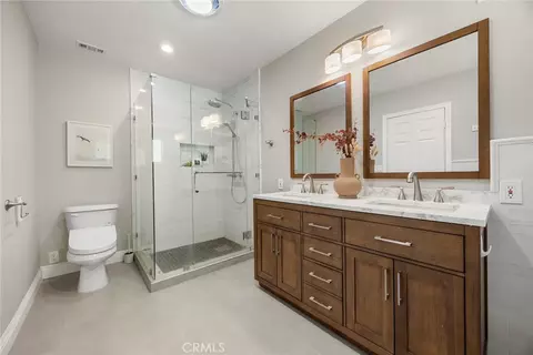 Bath - 3201 Lakeknoll Dr, Fullerton, CA 92835 photo 2 of 4