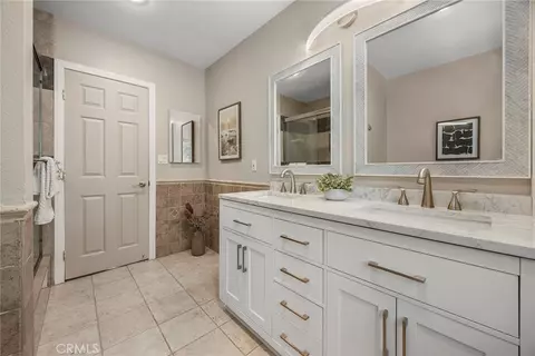 Bath - 3201 Lakeknoll Dr, Fullerton, CA 92835 photo 3 of 4