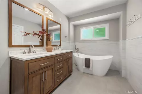 Bath - 3201 Lakeknoll Dr, Fullerton, CA 92835 photo 1 of 4