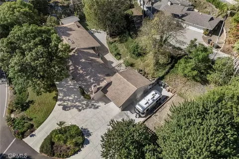 View/Area - 3201 Lakeknoll Dr, Fullerton, CA 92835 photo 2 of 7