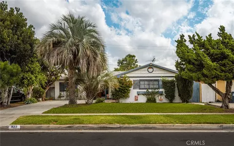 927 S Laurel, Santa Ana, CA 92704