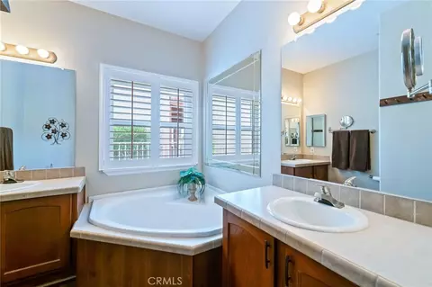 Bath - 1121 Marina Dr, Needles, CA 92363 photo 1 of 9
