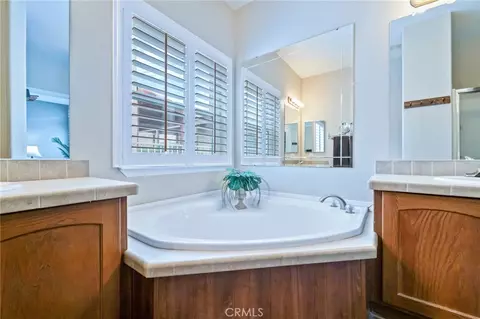 Bath - 1121 Marina Dr, Needles, CA 92363 photo 5 of 9