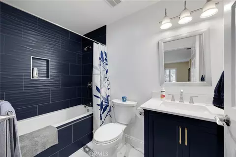 Bath - 175 Copa De Oro Dr, Brea, CA 92823 photo 3 of 6