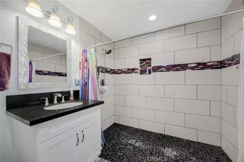 Bath - 175 Copa De Oro Dr, Brea, CA 92823 photo 5 of 6