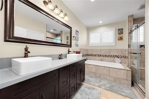 Bath - 175 Copa De Oro Dr, Brea, CA 92823 photo 1 of 6