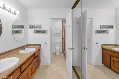 Bath - 5071 Hampton Ct, Westminster, CA 92683 photo 2 of 4