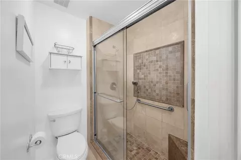 Bath - 5071 Hampton Ct, Westminster, CA 92683 photo 3 of 4