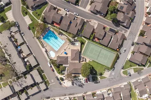 View/Area - 5071 Hampton Ct, Westminster, CA 92683 photo 5 of 7