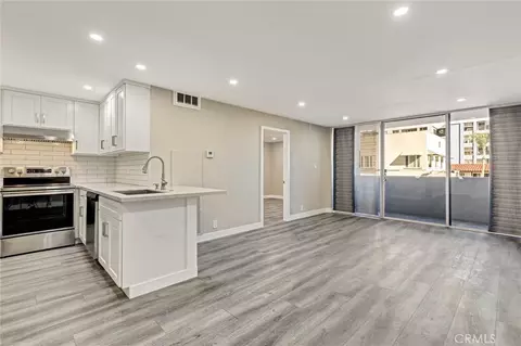 Living - 1750 E Ocean Blvd #204, Long Beach, CA 90802 photo 5 of 10
